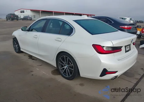 2021 BMW 3 Series 330E z USA, uszkodzony, nr VIN 3MW5P7J03M8B86103